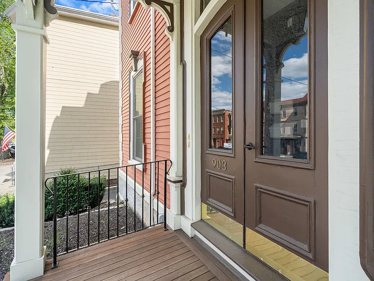 901 E Broadway #2 — Photo 29
