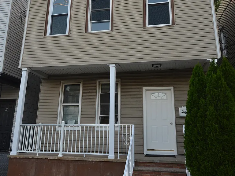241 Randolph Ave #1 — Photo 13