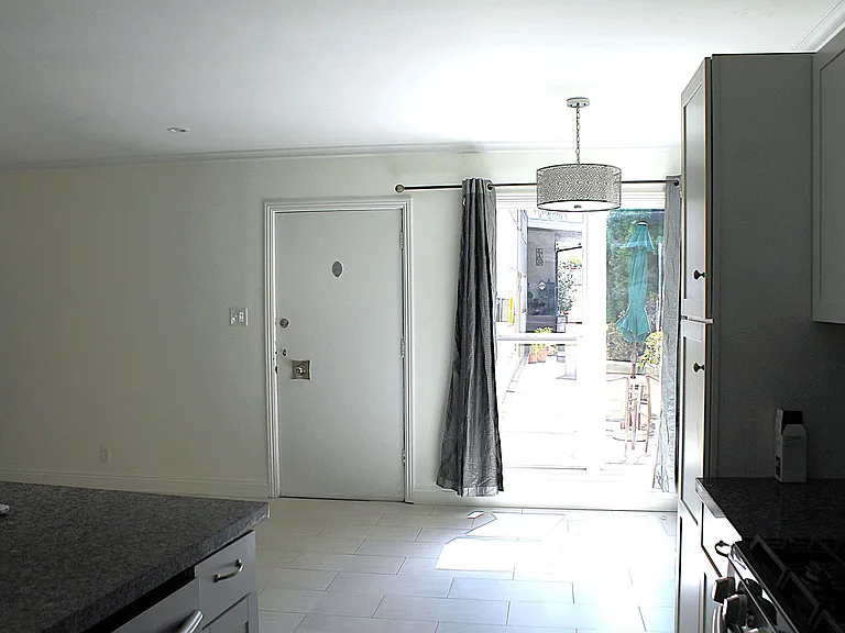 937 Hilldale Ave — Photo 10