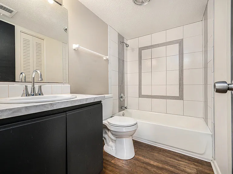 Blue Springs Apartments — Photo 13