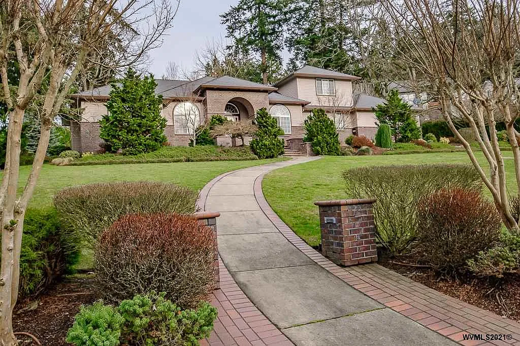 300 Tillicum Dr photo 1