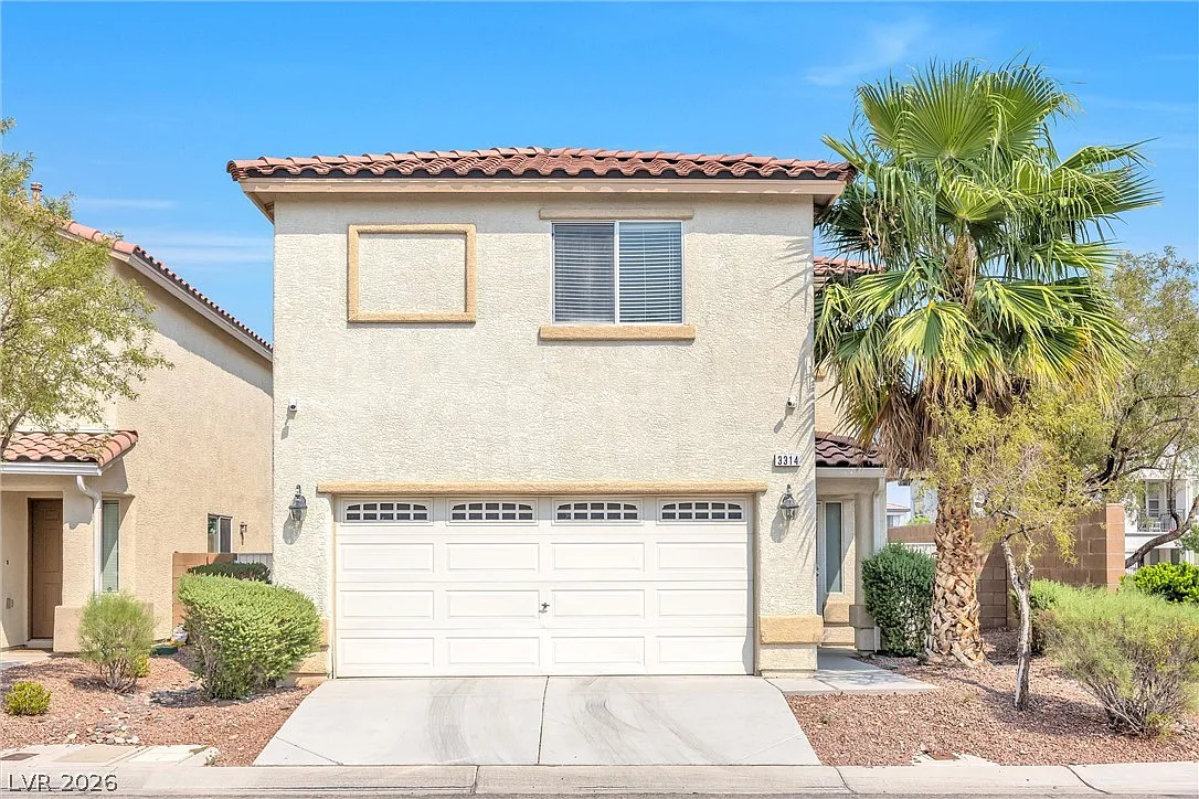 3 bed, 2.5 bath, 1345 sqft, $1,995 — Photo 2