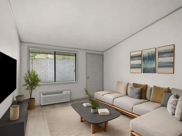 Retreat at Indian Lake - Living Room
