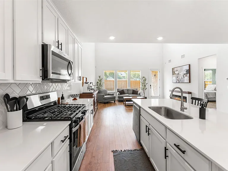 1828 Walnut Grove Bnd — Photo 13