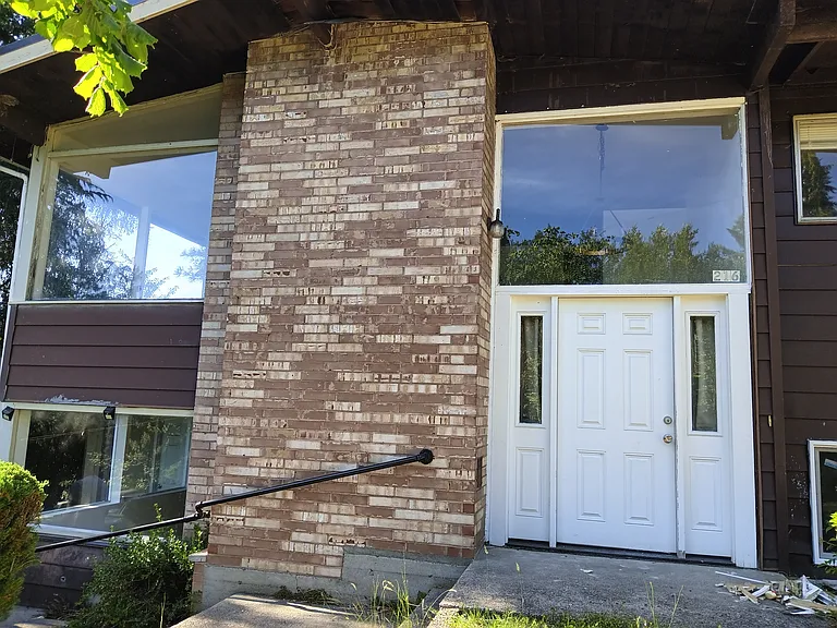 216 S 173rd Pl — Photo 2