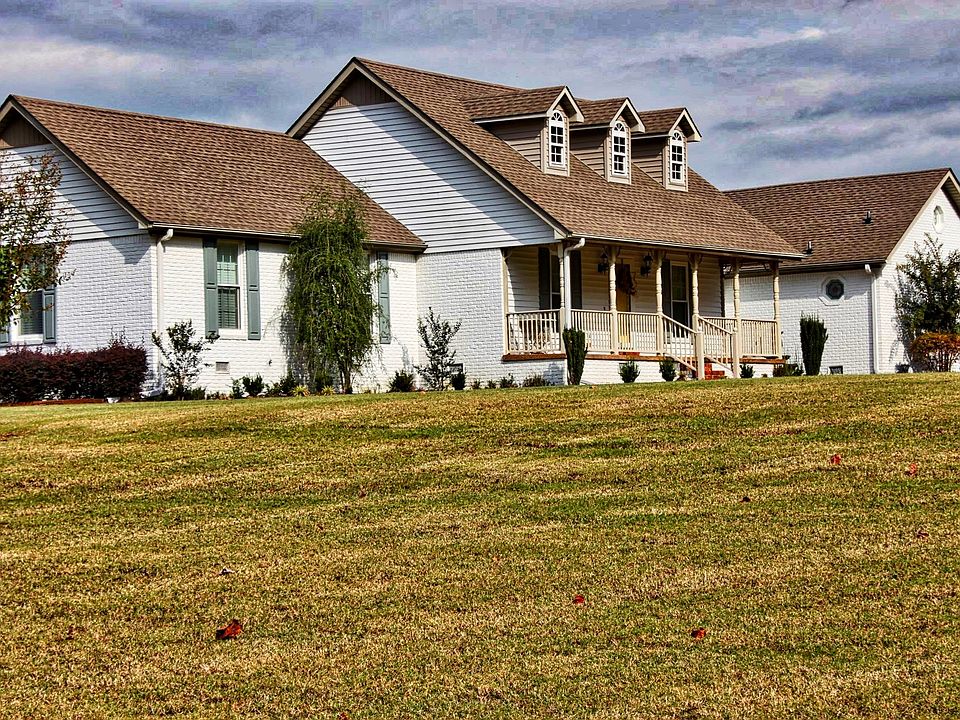1st image of 200 Woodland Dr