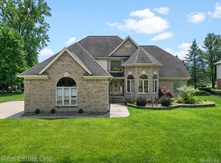 11122 Runyan Ln, Shelby Township, MI 48317