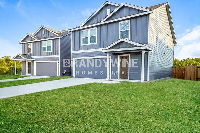 4 bed, 2.5 bath, 1687 sqft, $1,757 — Photo 2