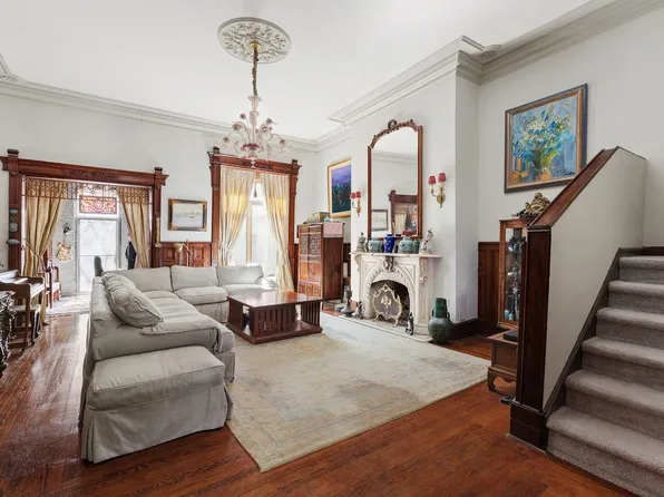 138 West 73rd Street image 3 of 34