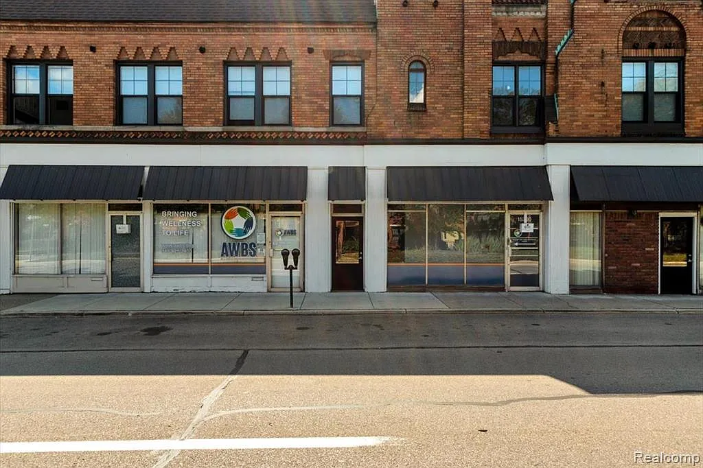 2 bed, 1.0 bath, 856 sqft, $1,250 — Photo 3