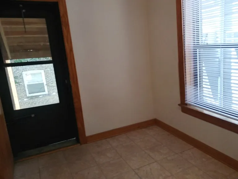709 W Cornelia Ave #2 — Photo 16