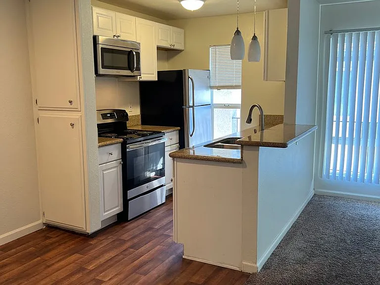 4053 Wilson Ave — Photo 3