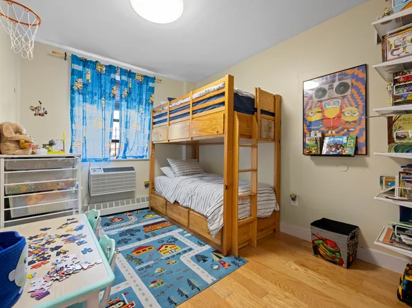 1814 Saint Johns Place image 12 of 26