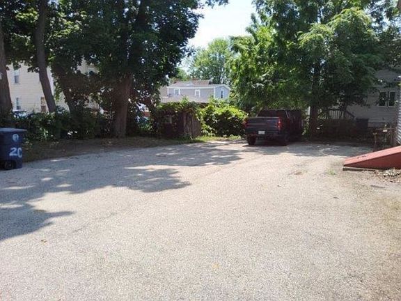 4th image of 16 Holmes St