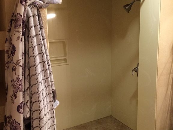 Master Lrg Walk in Shower