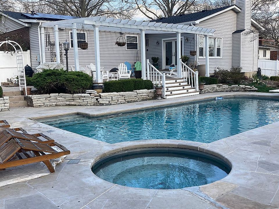 2nd image of 307 Sunrise Blvd