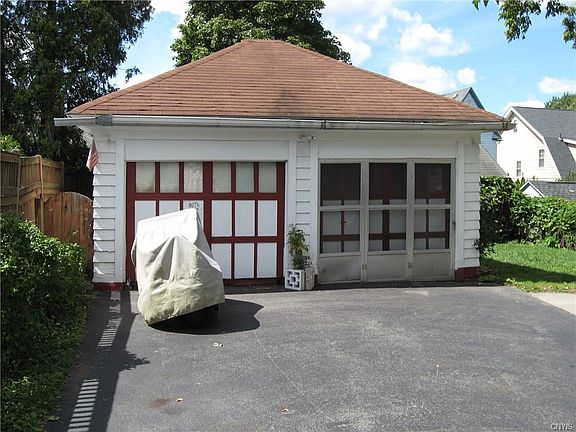 5th image of 411-13 Durston Ave