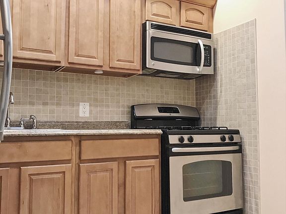 5th image of 174 Ellery St #02