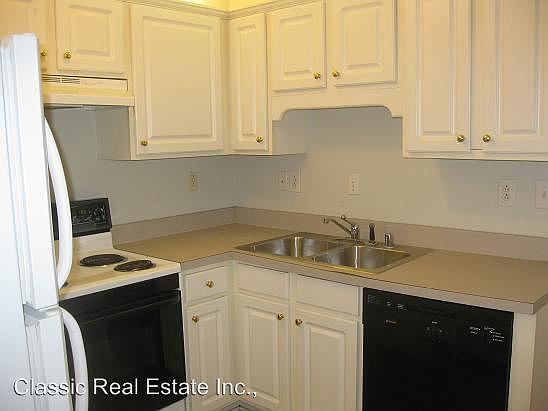 4th image of 2833 Hanna Pl