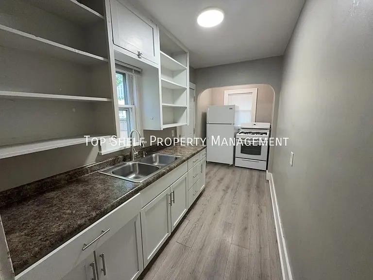 3905 8th St — Photo 3