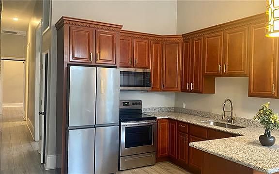 5th image of 3122 Marais St