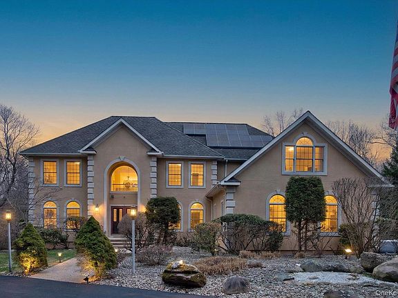 2nd image of 7 Farm Hollow Road