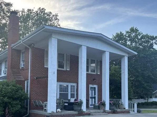 200 SW Madison St, Lees Summit, MO 64063