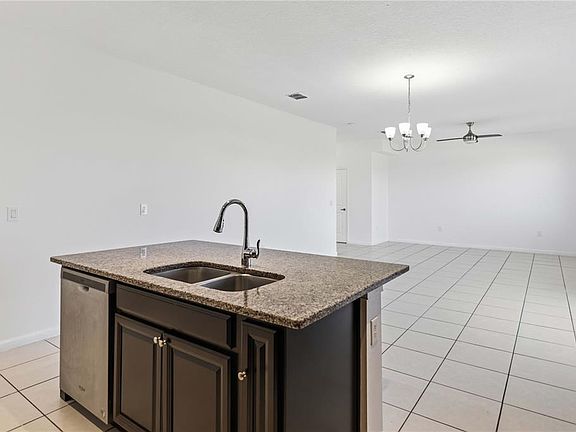 5th image of 213 TRINITY RIDGE CIRCLE