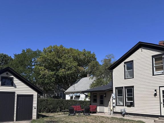 2nd image of 206 Eddy St