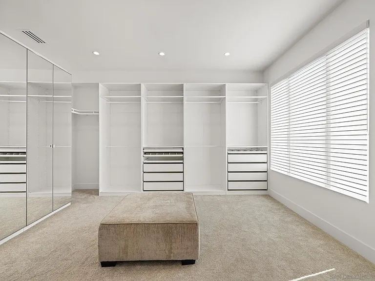 4386 Newport Ave — Photo 29