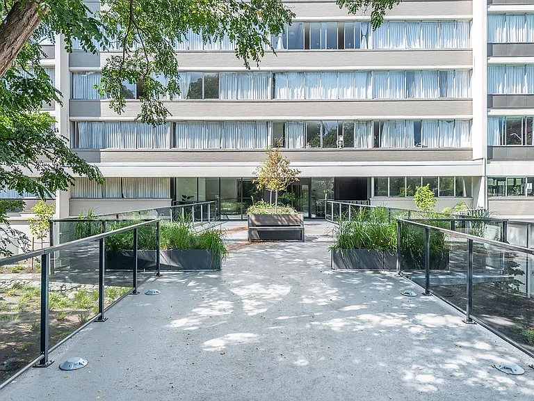 350 Douglas St — Photo 17