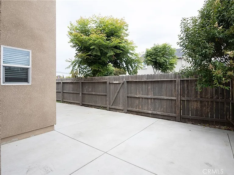 1425 Crown Cir — Photo 4