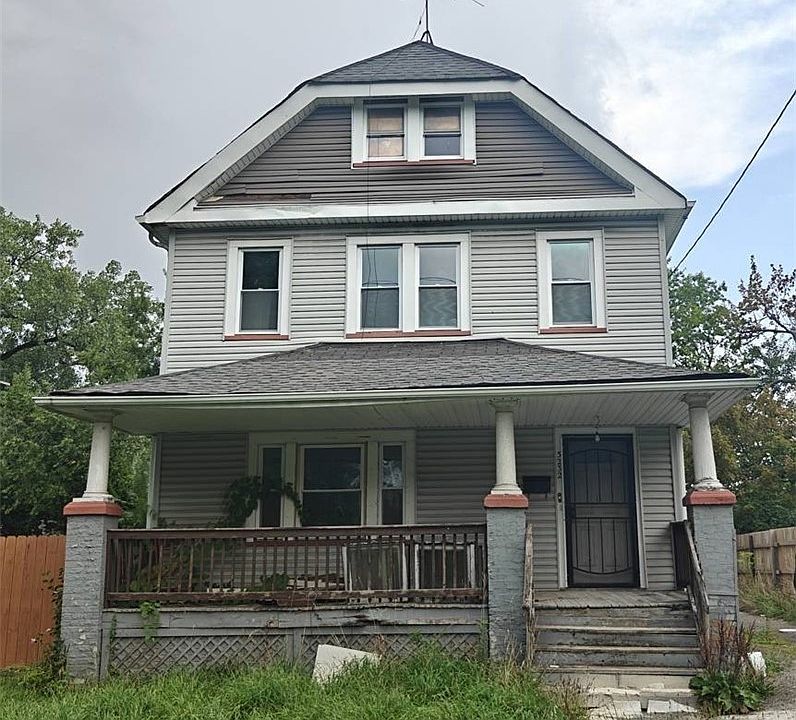 1st image of 3232 E 117th St