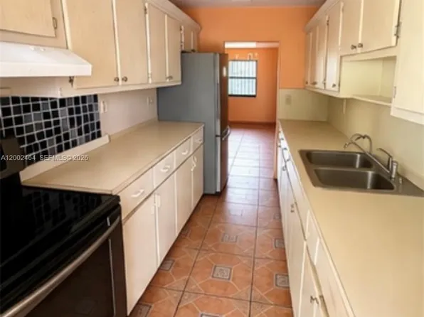 185 NW 82nd St #1, Miami, FL 33150