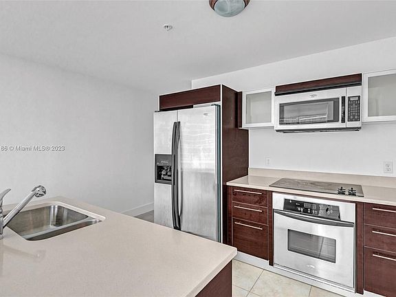 4th image of 1900 N Bayshore Dr APT 4603