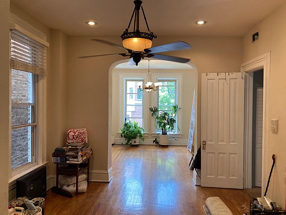 3rd image of 1903 W Evergreen Ave Floor 2