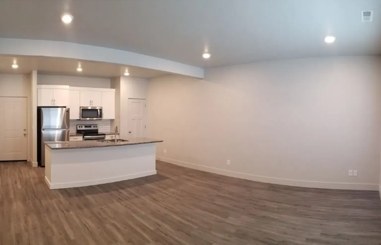 5 bath Townhome located in Idaho Falls! — Photo 2