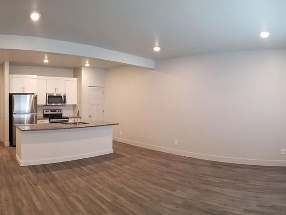 3rd image of 177 S Heath Ln
