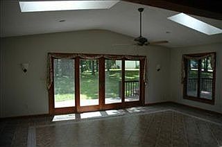 3rd image of 305 Lake Vista Dr