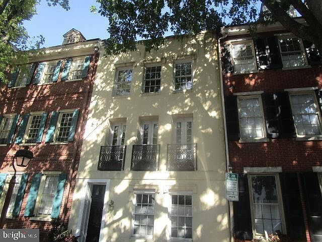 2nd image of 421 Spruce St