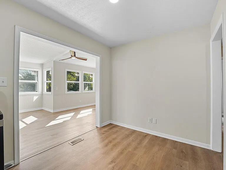 3605 SW Pryor Rd — Photo 4