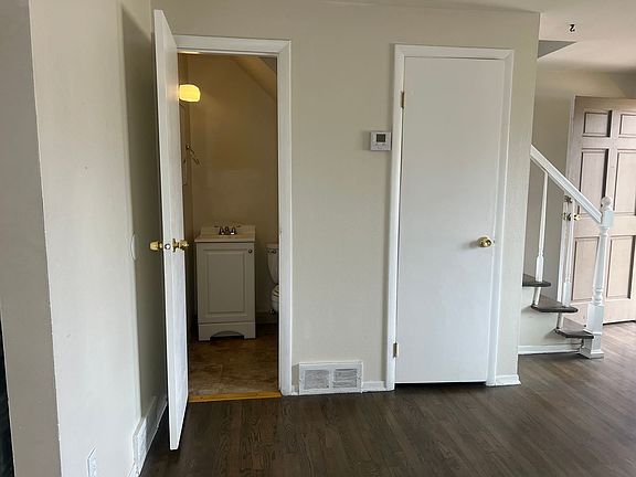 4th image of 4560 Everett Ct #4566