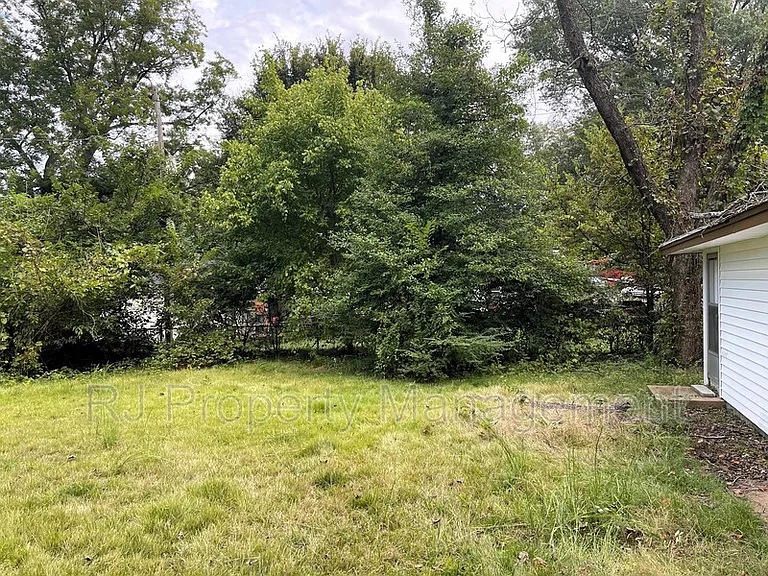3284 Parham St — Photo 25