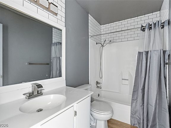 4th image of 4622 Grand Dr Unit 3