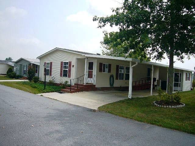 2nd image of 188 River Oak Cir