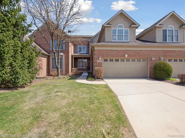 44587 Broadmoor Cir N, Northville, MI 48168