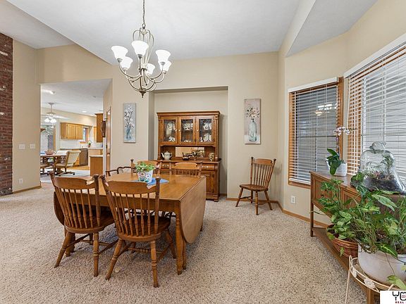 3rd image of 1401 Beaver Lake Blvd