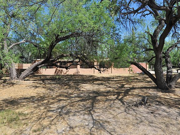 5th image of 2801 N Melpomene Dr