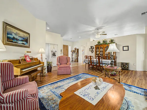 2329 W Calle Balaustre, Green Valley, AZ 85622