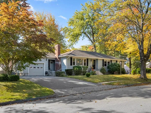 26 Crowningshield Rd, Worcester, MA 01604